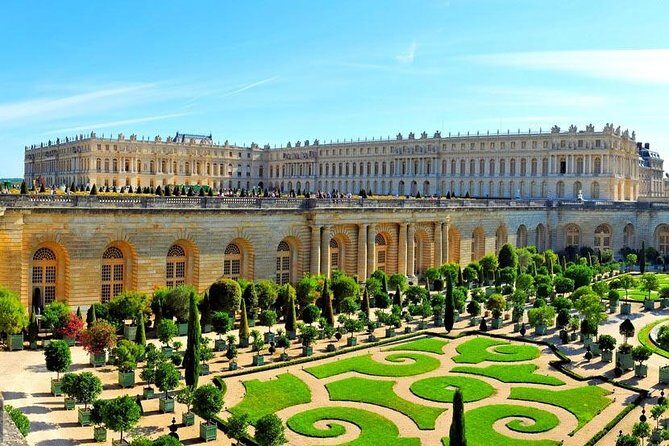 Private 5-hour round transfer to Versailles from Paris. Best offer! - Comfort and service details that actually matter