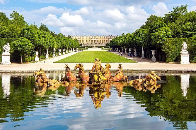 VERSAILLES CASTLE Round-Trip Transfer from Paris by Luxury Van - Who This Transfer Suits Best